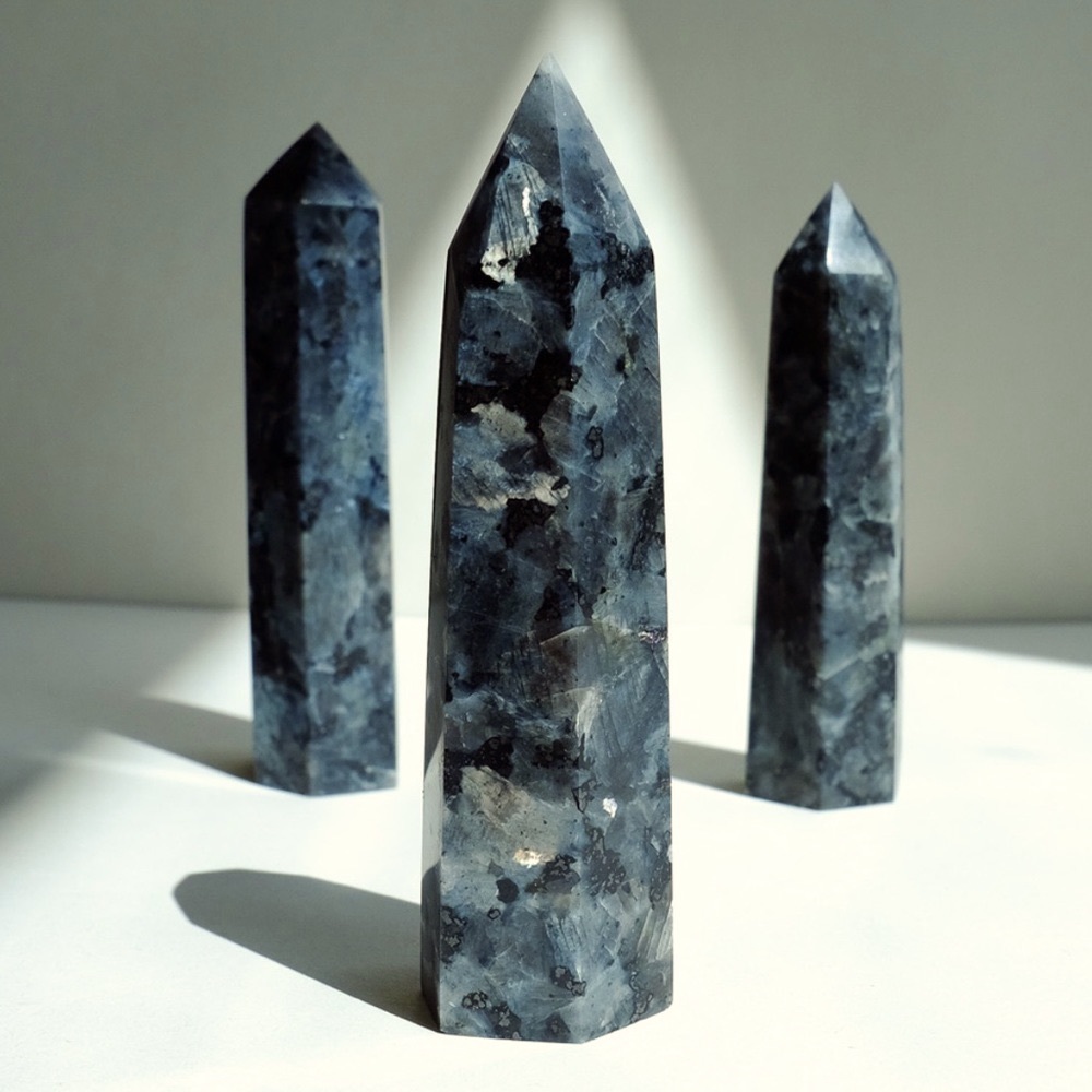 NEW YEAR’S gemstone! Larvikite flashy black labradorite